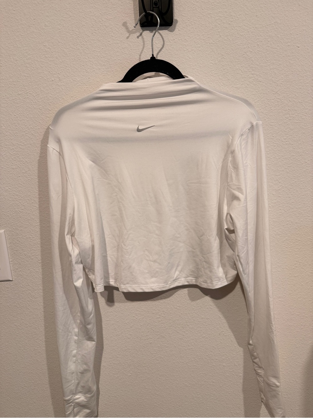 Nike Dri-FIT One Luxe Long-Sleeve Cropped Top - Picture 2 of 5